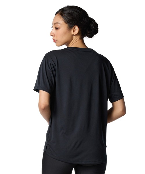 UNDER ARMOUR(アンダーアーマー)の「【別注】アンダーアーマー UAテック ワードマーク プリント Tシャツ 限定コラボ(Tシャツ/カットソー・レディース・ネイビー/ブラック/ライラック・XL/L/M/S)」の5枚目の写真