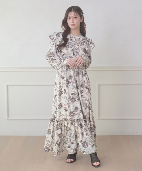 Ambre Neige(アンブルネージュ)の「flower ruffle frills long dress / ハナガララッフルフリルロングワンピース(ワンピース・レディース・アイボリー・FREE)」の2枚目の写真