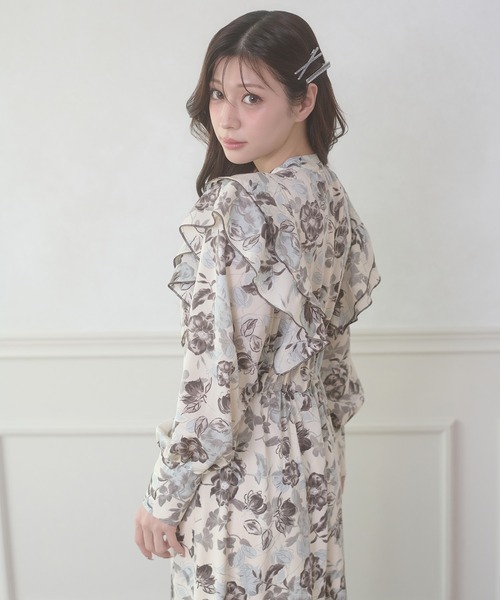 Ambre Neige(アンブルネージュ)の「flower ruffle frills long dress / ハナガララッフルフリルロングワンピース(ワンピース・レディース・アイボリー・FREE)」の13枚目の写真