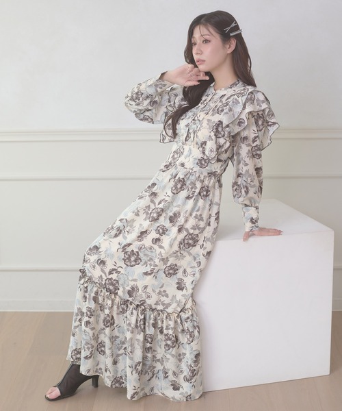 Ambre Neige(アンブルネージュ)の「flower ruffle frills long dress / ハナガララッフルフリルロングワンピース(ワンピース・レディース・アイボリー・FREE)」の7枚目の写真