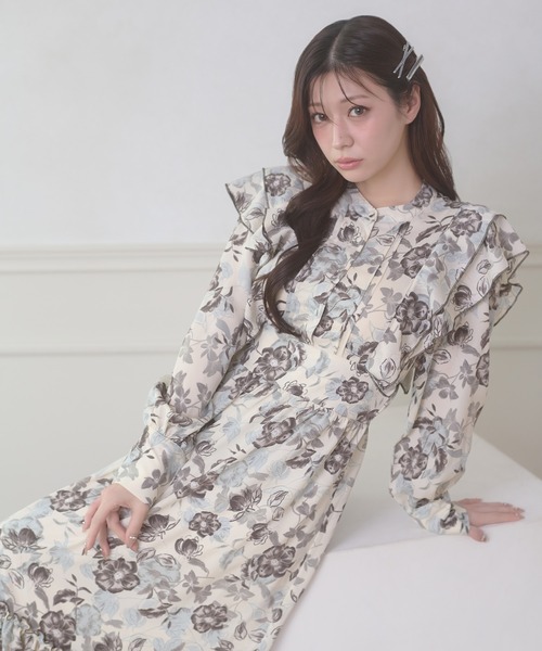 Ambre Neige(アンブルネージュ)の「flower ruffle frills long dress / ハナガララッフルフリルロングワンピース(ワンピース・レディース・アイボリー・FREE)」の8枚目の写真