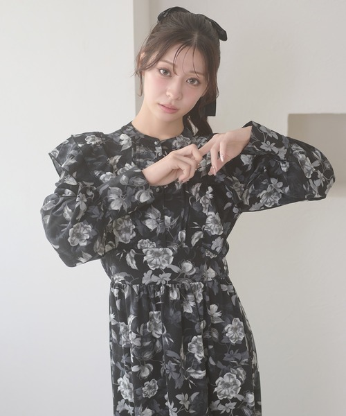 Ambre Neige(アンブルネージュ)の「flower ruffle frills long dress / ハナガララッフルフリルロングワンピース(ワンピース・レディース・アイボリー・FREE)」の17枚目の写真