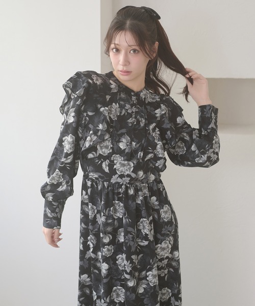 Ambre Neige(アンブルネージュ)の「flower ruffle frills long dress / ハナガララッフルフリルロングワンピース(ワンピース・レディース・アイボリー・FREE)」の18枚目の写真