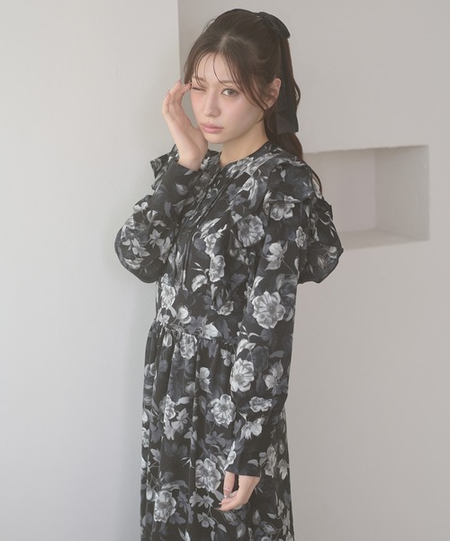 Ambre Neige(アンブルネージュ)の「flower ruffle frills long dress / ハナガララッフルフリルロングワンピース(ワンピース・レディース・アイボリー・FREE)」の19枚目の写真