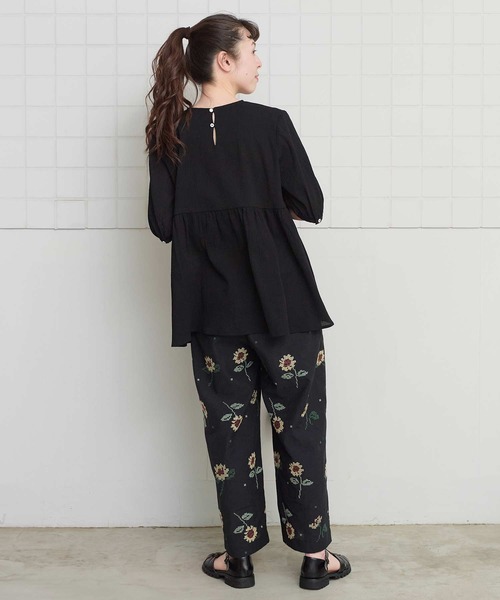 l'atelier du savon(アトリエドサボン)の「クロスステッチ ひまわり刺繍パンツ(その他パンツ・レディース・ブラック/アイボリー・FREE)」の13枚目の写真