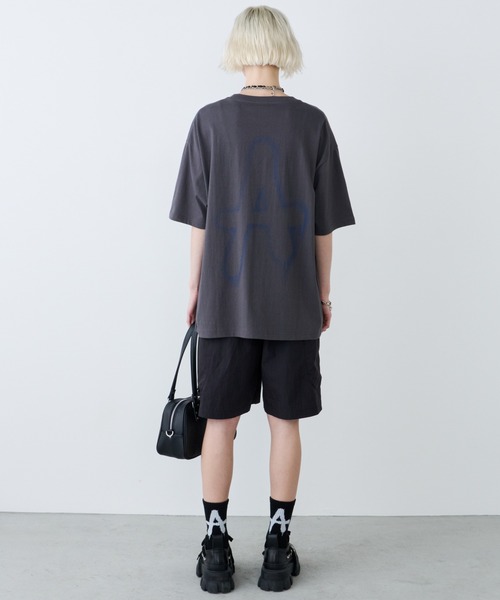 AIVER(アイバー)の「AIVER A S/S TEE(Tシャツ/カットソー・メンズ・ブラック/オフホワイト/チャコールグレー・SMALL/MEDIUM/LARGE)」の19枚目の写真