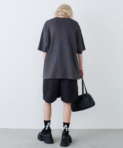 AIVER(アイバー)の「AIVER A S/S TEE(Tシャツ/カットソー・メンズ・ブラック/オフホワイト/チャコールグレー・SMALL/MEDIUM/LARGE)」の16枚目の写真