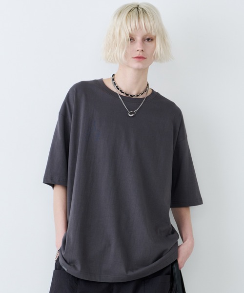 AIVER(アイバー)の「AIVER A S/S TEE(Tシャツ/カットソー・メンズ・ブラック/オフホワイト/チャコールグレー・SMALL/MEDIUM/LARGE)」の5枚目の写真