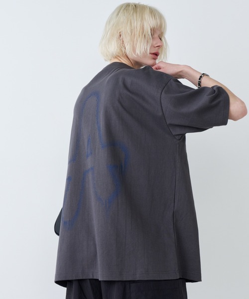 AIVER(アイバー)の「AIVER A S/S TEE(Tシャツ/カットソー・メンズ・ブラック/オフホワイト/チャコールグレー・SMALL/MEDIUM/LARGE)」の7枚目の写真