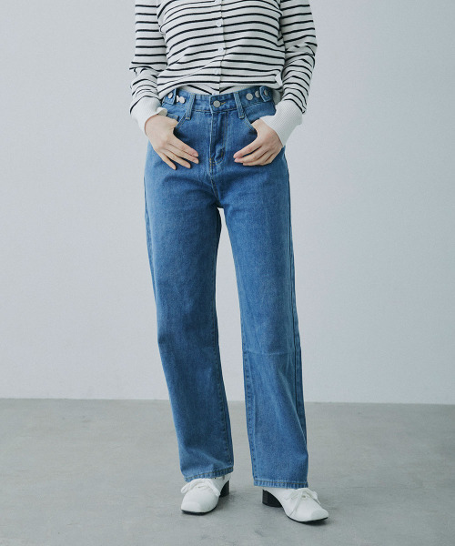 Mirette(ミレット)の「ウエストアジャスト セミワイドブルーデニム / Waist-Adjustable Semi-Wide Blue Denim Jeans(デニムパンツ・レディース・ブルー/ライトブルー・SMALL/LARGE/MEDIUM)」の15枚目の写真
