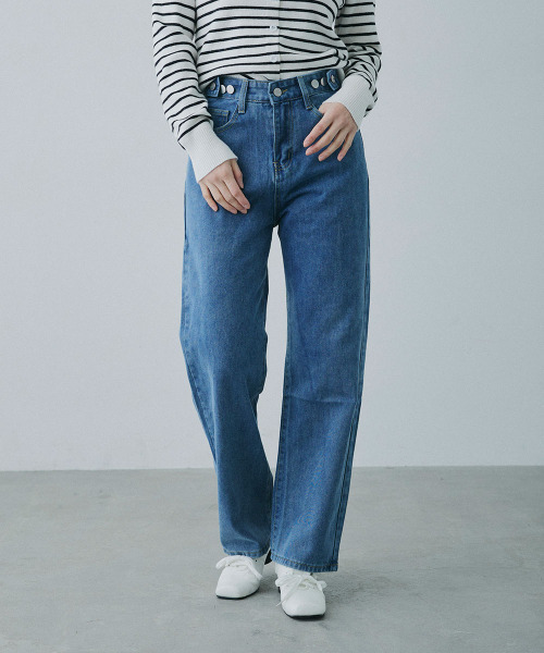 Mirette(ミレット)の「ウエストアジャスト セミワイドブルーデニム / Waist-Adjustable Semi-Wide Blue Denim Jeans(デニムパンツ・レディース・ブルー/ライトブルー・SMALL/LARGE/MEDIUM)」の21枚目の写真