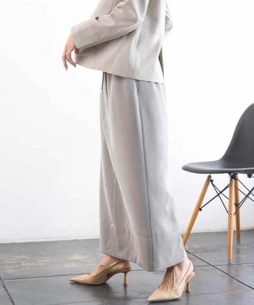 MICHEL KLEIN（ミッシェル・クラン）の「[リラックスボトム]ダルサテン Iラインスカート（スカート・レディース・カーキ/ベージュ/チャコールグレー・38）」の4枚目の写真