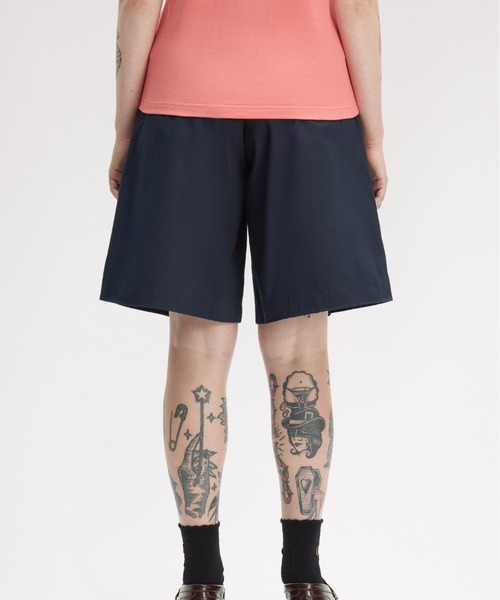 FRED PERRY(フレッドペリー)の「Pleated Shorts/プリーツショートパンツ(その他パンツ・レディース・ネイビー・10/8)」の7枚目の写真