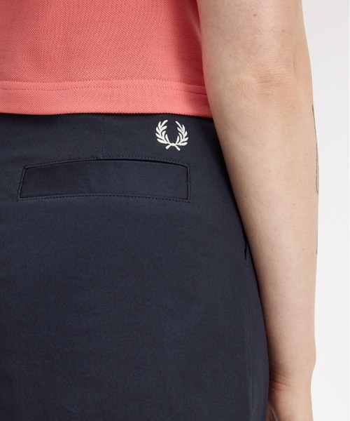 FRED PERRY(フレッドペリー)の「Pleated Shorts/プリーツショートパンツ(その他パンツ・レディース・ネイビー・10/8)」の4枚目の写真