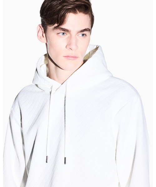 ARMANI EXCHANGE(アルマーニエクスチェンジ)の「【A|X アルマーニ エクスチェンジ】ダイアゴナル オールオーバージャカードロゴ フーデッドスウェットプルオーバー(スウェット・メンズ・ブラック/オフホワイト・X-SMALL/SMALL/MEDIUM/LARGE/XX-LARGE)」の8枚目の写真