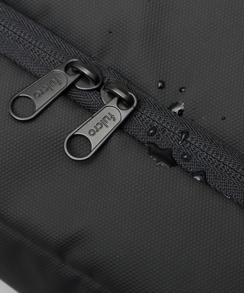 fulcro(フルクロ)の「撥水・耐水 自立型 ターポリン ショルダーバッグ A5・PET収納対応 compart コンパート(ショルダーバッグ・メンズ・ブラック・FREE)」の17枚目の写真
