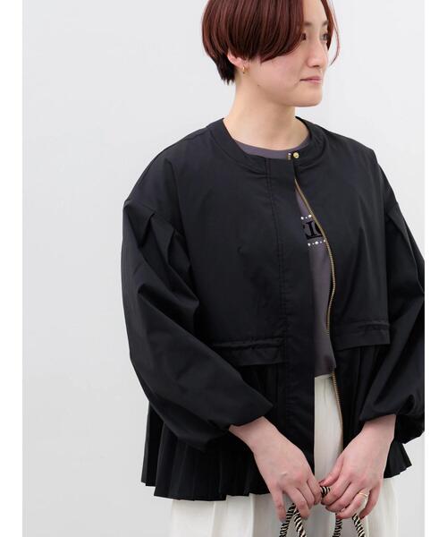 Te chichi（テチチ）の「袖バルーンペプラムプリーツブルゾン（ブルゾン・レディース・ブラック/ベージュ・F）」の2枚目の写真