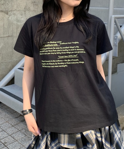 link lot（リンクロット）の「【汗染み防止加工】レタリング刺繍カラーロゴプリントTシャツ（Tシャツ/カットソー・レディース・ブラック/チャコール/ホワイト/グレー・F）」の3枚目の写真