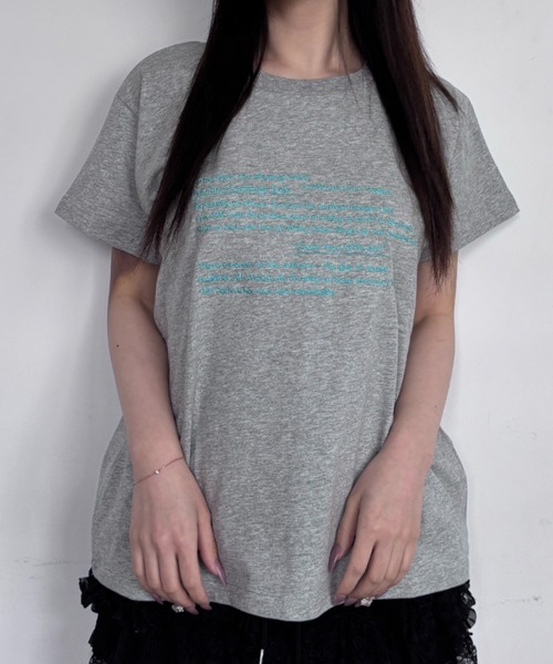 link lot（リンクロット）の「【汗染み防止加工】レタリング刺繍カラーロゴプリントTシャツ（Tシャツ/カットソー・レディース・ブラック/チャコール/ホワイト/グレー・F）」の6枚目の写真