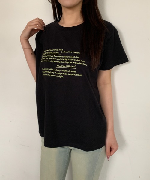 link lot（リンクロット）の「【汗染み防止加工】レタリング刺繍カラーロゴプリントTシャツ（Tシャツ/カットソー・レディース・ブラック/チャコール/ホワイト/グレー・F）」の7枚目の写真