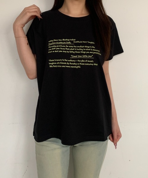 link lot（リンクロット）の「【汗染み防止加工】レタリング刺繍カラーロゴプリントTシャツ（Tシャツ/カットソー・レディース・ブラック/チャコール/ホワイト/グレー・F）」の8枚目の写真