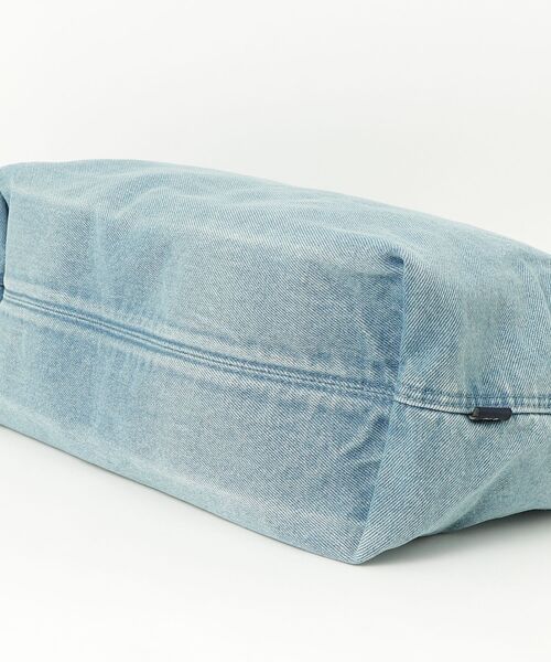 GAP(ギャップ)の「デニムロープ バケットバッグ(トートバッグ・レディース・インディゴブルー・ONE SIZE)」の5枚目の写真