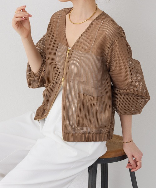 COLLAGE GALLARDAGALANTE(コラージュガリャルダガランテ)の「Vメッシュシアーブルゾン(ブルゾン・レディース・オフホワイト/ベージュ・FREE)」の2枚目の写真