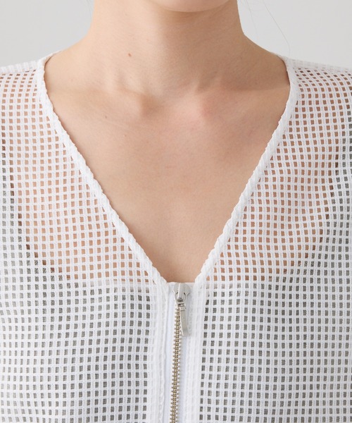 COLLAGE GALLARDAGALANTE(コラージュガリャルダガランテ)の「Vメッシュシアーブルゾン(ブルゾン・レディース・オフホワイト/ベージュ・FREE)」の4枚目の写真