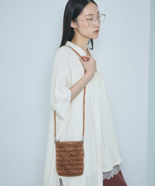 LEPSIM（レプシィム）の「ビーズミニショルダー　646448（ショルダーバッグ・レディース・シルバー/ガンメタ/ブラウン・ONE SIZE）」の5枚目の写真