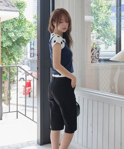 UNE MANSION(ユヌマンション)の「フロントラインバックポイントポケットコットンカプリパンツ(その他パンツ・レディース・ベージュ/ブラック・SMALL/MEDIUM/LARGE)」の7枚目の写真
