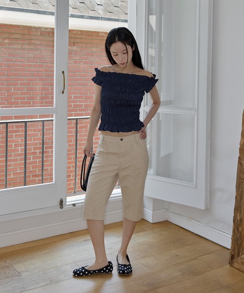 UNE MANSION(ユヌマンション)の「フロントラインバックポイントポケットコットンカプリパンツ(その他パンツ・レディース・ベージュ/ブラック・SMALL/MEDIUM/LARGE)」の12枚目の写真