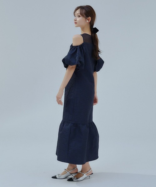 ORGUE(オルグ)の「Balloon off shoulder one-piece/バルーンオフショルダーワンピース(ワンピース・レディース・ネイビー/アイボリー・SMALL/MEDIUM)」の15枚目の写真