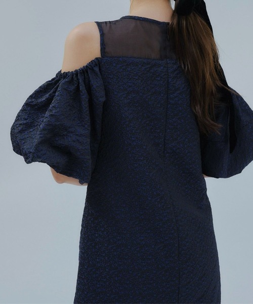 ORGUE(オルグ)の「Balloon off shoulder one-piece/バルーンオフショルダーワンピース(ワンピース・レディース・ネイビー/アイボリー・SMALL/MEDIUM)」の10枚目の写真