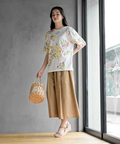 rps（アールピーエス）の「花柄総柄Ｔ（Tシャツ/カットソー・レディース・オフホワイト/ホワイト系その他2/ブラック/グレイッシュベージュ・フリー）」の5枚目の写真