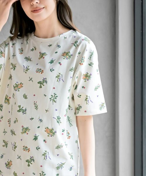 rps（アールピーエス）の「花柄総柄Ｔ（Tシャツ/カットソー・レディース・オフホワイト/ホワイト系その他2/ブラック/グレイッシュベージュ・フリー）」の18枚目の写真
