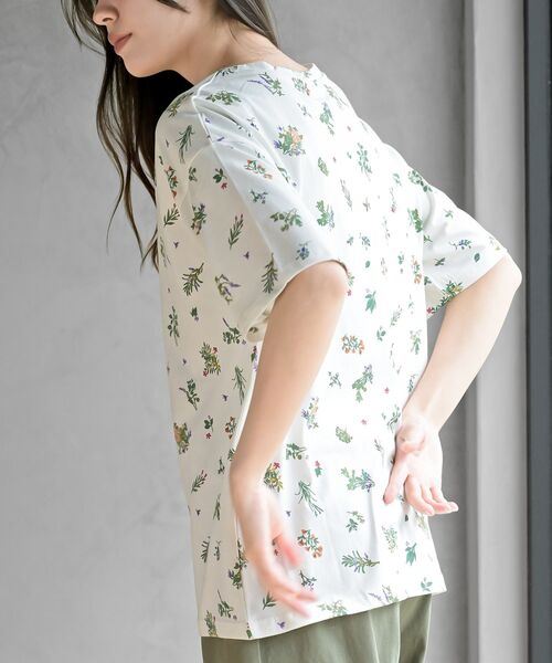 rps（アールピーエス）の「花柄総柄Ｔ（Tシャツ/カットソー・レディース・オフホワイト/ホワイト系その他2/ブラック/グレイッシュベージュ・フリー）」の19枚目の写真