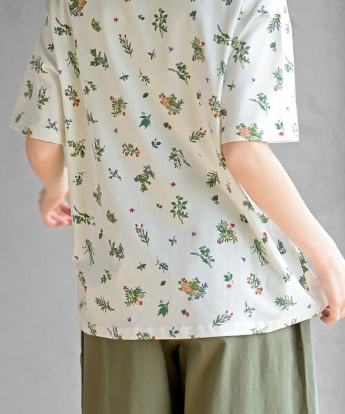 rps（アールピーエス）の「花柄総柄Ｔ（Tシャツ/カットソー・レディース・オフホワイト/ホワイト系その他2/ブラック/グレイッシュベージュ・フリー）」の20枚目の写真