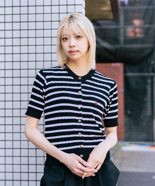 U.S. POLO ASSN.(ユーエスポロアッスン)の「【U.S. POLO ASSN./ユーエスポロアッスン】【1枚で着れる 半袖カーディガン】ケーブル編み 半袖カーディガン ワンポイントロゴ刺繍 きれいめ オフィス 通勤 冷房対策 トラッド 韓国ファッション(カーディガン/ボレロ・レディース・ホワイト/レッド/ネイビー/チャコールグレー/ブラック・MEDIUM/LARGE)」の16枚目の写真