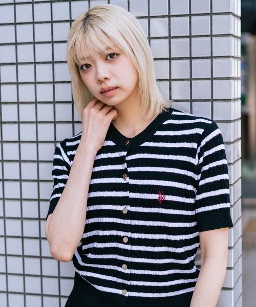 U.S. POLO ASSN.(ユーエスポロアッスン)の「【U.S. POLO ASSN./ユーエスポロアッスン】【1枚で着れる 半袖カーディガン】ケーブル編み 半袖カーディガン ワンポイントロゴ刺繍 きれいめ オフィス 通勤 冷房対策 トラッド 韓国ファッション(カーディガン/ボレロ・レディース・ホワイト/レッド/ネイビー/チャコールグレー/ブラック・MEDIUM/LARGE)」の22枚目の写真