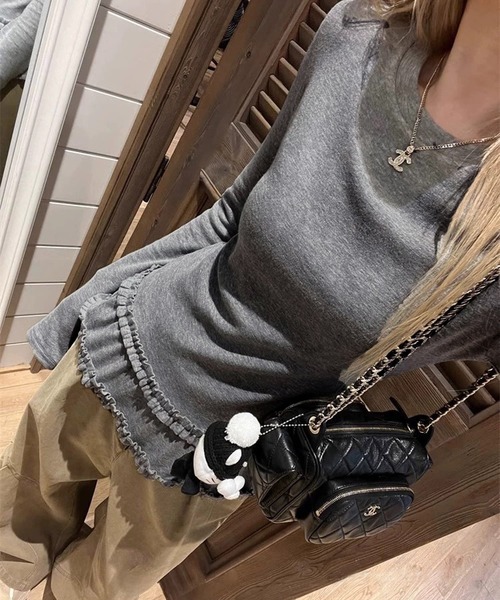 MEMECLE(メメクル)の「【 MEMECLE / メメクル 】裾フリルレイヤード 長袖トップス(Tシャツ/カットソー・レディース・グレー/ホワイト/ブラック/アイボリー・FREE)」の13枚目の写真