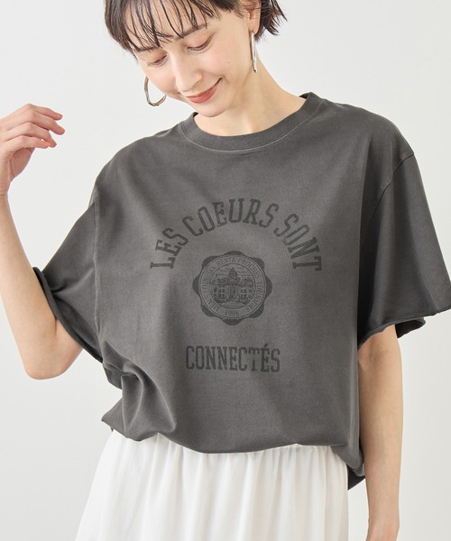 ROPE' PICNIC（ロペピクニック）の「カレッジロゴプリントフレアスリーブピグメントTシャツ/リンクコーデ（Tシャツ/カットソー・レディース・チャコールグレー/ホワイト・FREE）」の2枚目の写真