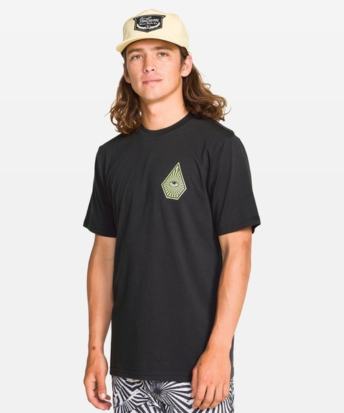 VOLCOM（ボルコム）の「VOLCOM メンズ ALL SEEING SS TEE Tシャツ 【2026年夏モデル】（Tシャツ/カットソー・メンズ・ブラック系その他・LARGE/X-LARGE/SMALL/MEDIUM）」の3枚目の写真