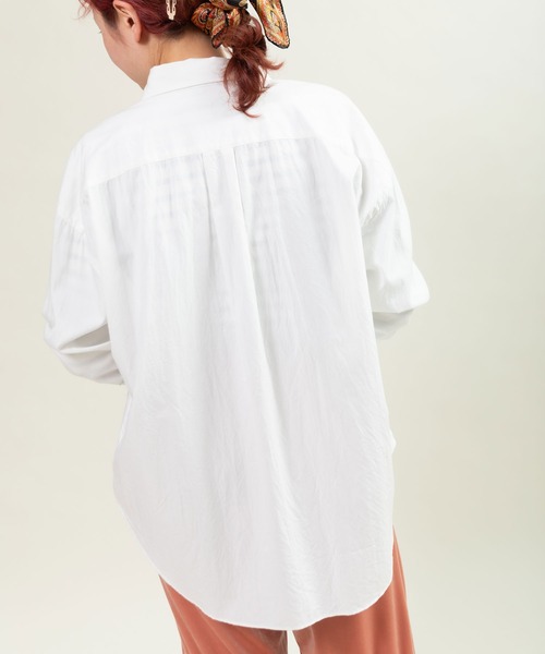 CHILD WOMAN(チャイルドウーマン)の「オックス ナチュラルトリプルワッシャー レギュラーBIGシャツ(シャツ/ブラウス・レディース・ネイビー/ホワイト・FREE)」の7枚目の写真
