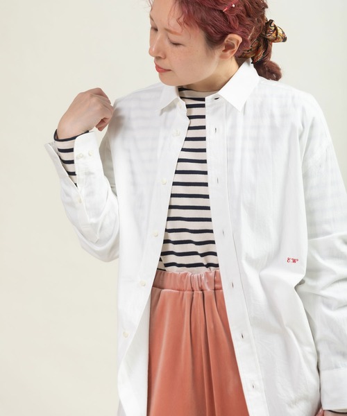 CHILD WOMAN(チャイルドウーマン)の「オックス ナチュラルトリプルワッシャー レギュラーBIGシャツ(シャツ/ブラウス・レディース・ネイビー/ホワイト・FREE)」の4枚目の写真