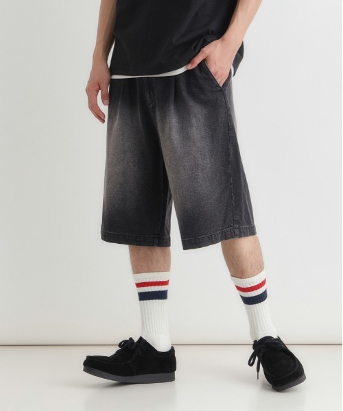 Right-on(ライトオン)の「Refurbish(リファービッシュ)デニムイージーショートパンツ(その他パンツ・メンズ・ダークインディゴブルー/ブラック・M/L/XL/S)」の4枚目の写真