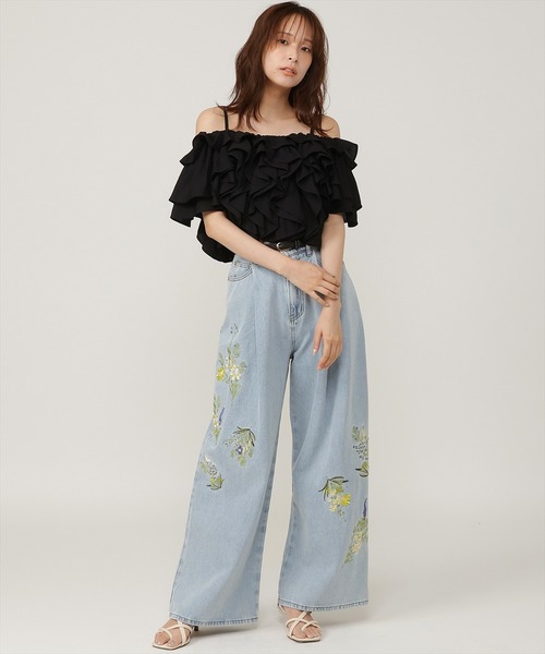 AND COUTURE（アンドクチュール）の「ラッフルフリルオフショルブラウス（シャツ/ブラウス・レディース・ブラック/オフホワイト/ブラウン/レッド・FREE）」の12枚目の写真