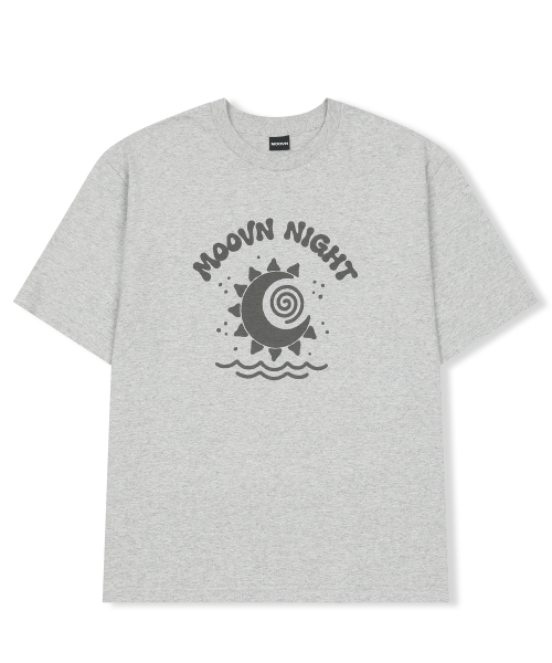 MOOVN(ムブン)の「ムーブンナイトグラフィック半袖Tシャツグレー(Tシャツ/カットソー・メンズ・その他・MEDIUM/LARGE/SMALL)」の1枚目の写真