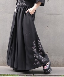 REZEN（リゼン）の「菊刺繍袴パンツ（その他パンツ）」