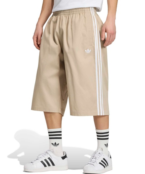 adidas(アディダス)の「adidas ADICOLOR SST COTTON TWILL SHORTS / アディダス アディカラー SST コットン ツイル ショーツ(その他パンツ・メンズ・カーキ・L/M/XL/XXL/S)」の3枚目の写真