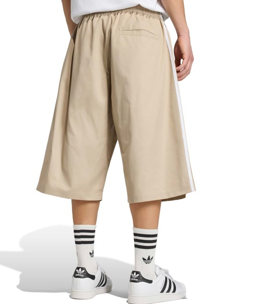 adidas(アディダス)の「adidas ADICOLOR SST COTTON TWILL SHORTS / アディダス アディカラー SST コットン ツイル ショーツ(その他パンツ・メンズ・カーキ・L/M/XL/XXL/S)」の7枚目の写真